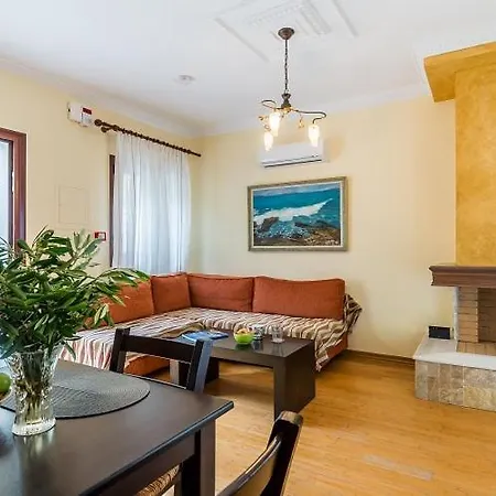 Agios Nikitas Resort Villas *